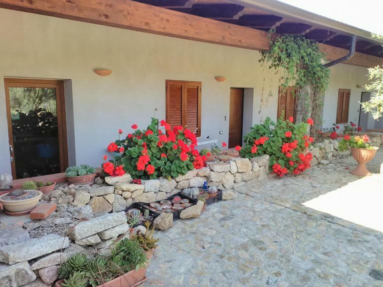 B&B Sa Mendula โอเลียนา ภายนอก รูปภาพ